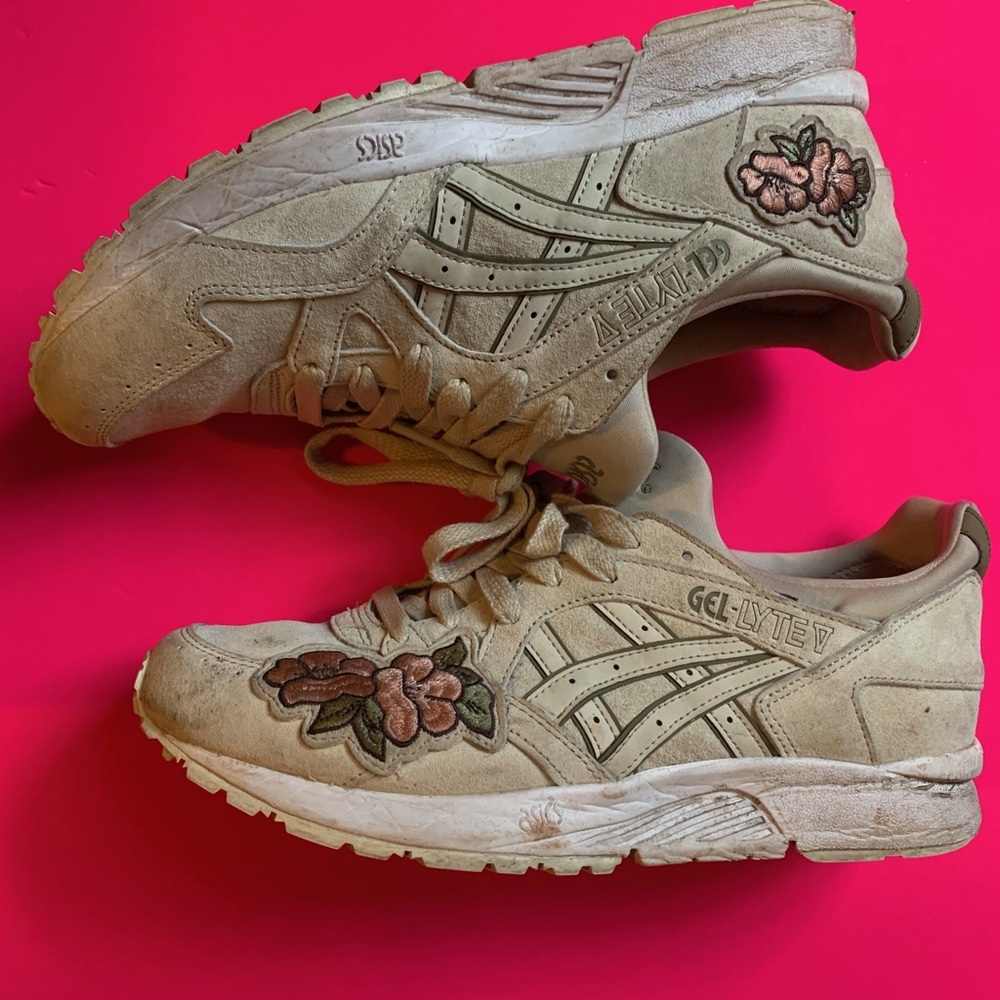 ASICS - Picture 2 of 6